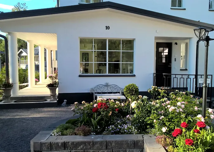 Bed & Breakfast Jokivarsi 3*